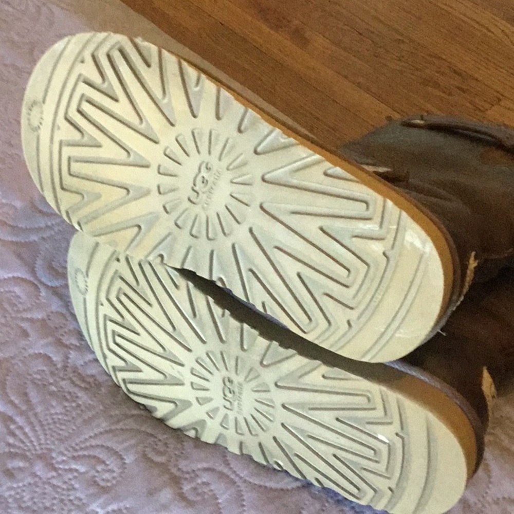 🌹UGG Leather Boots - Picture 5 of 8